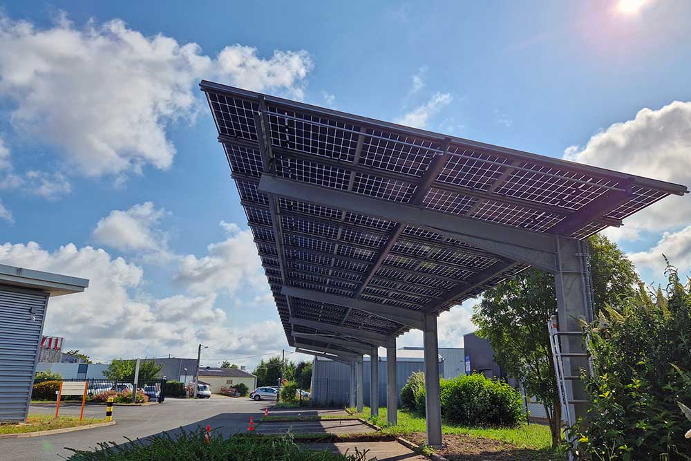 Ombrières panneaux photovoltaïques